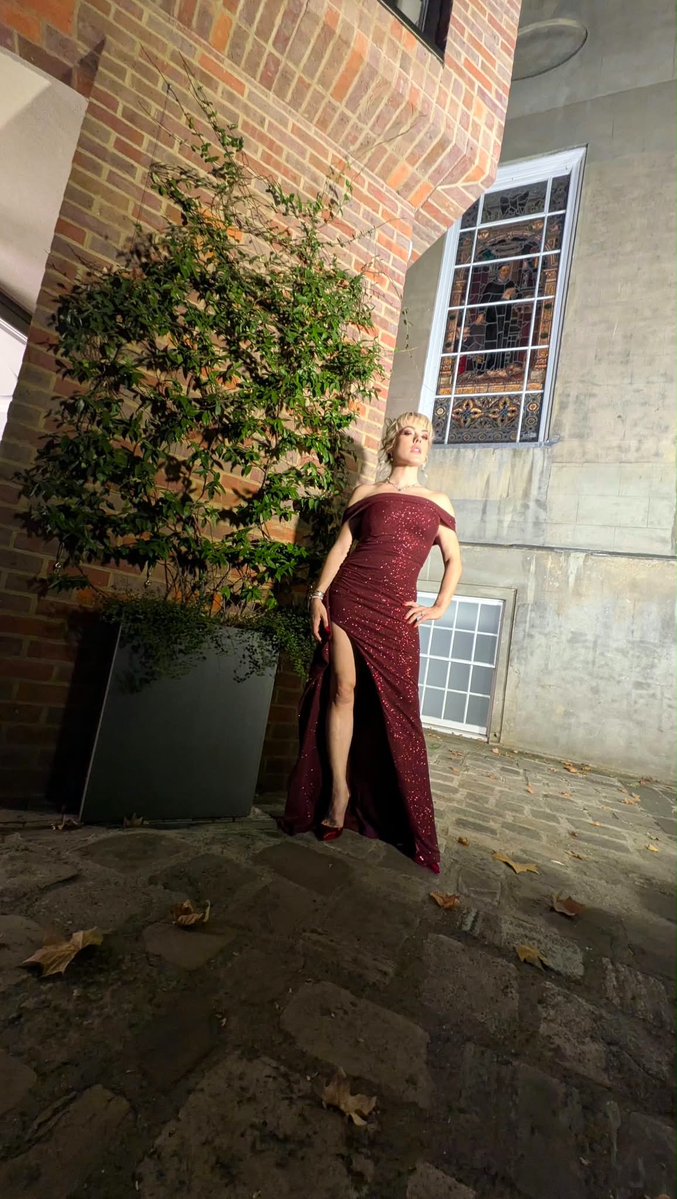 mistresstess1's tweet photo. Burgundy Queen at @FemdomBall_ last night.. 

👸🏼❤️ https://t.co/dXTwIWrPne