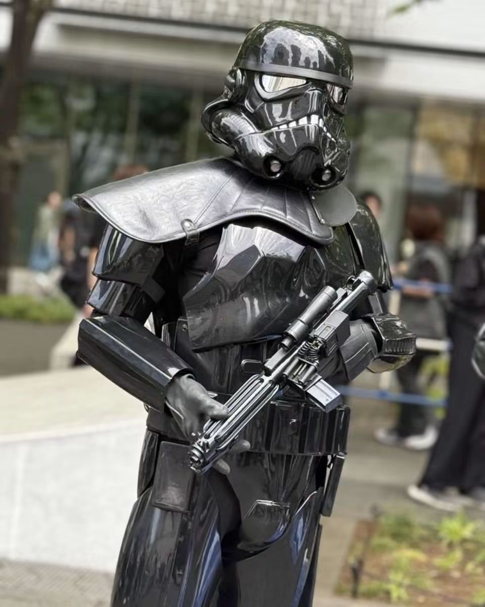 501stSpecOps's tweet photo. Quiet. Still. Watching. The situation is under constant surveillance. No movement goes unnoticed. The Empire's eyes are always open.

TX-31103 of the 501st Japanese Garrison 501st Special Operations Detachment.
📸:  TK-38106
#501st #StarWars #BadGuysDoingGood https://t.co/G89uwbJmKV