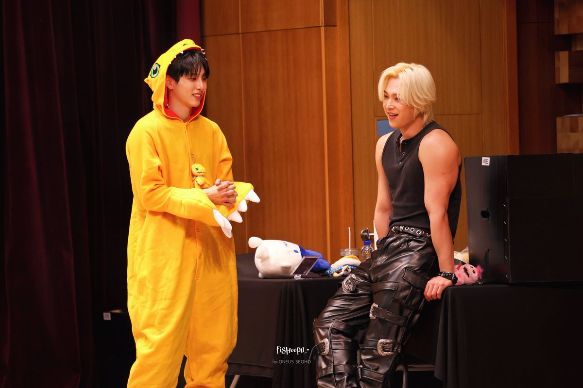 DoSeoh_726's tweet photo. Geonhak with Agumon 🤭

♡🐥🐿️♡ #도섷 #Leedo #Seoho https://t.co/zYrNp8QyfV