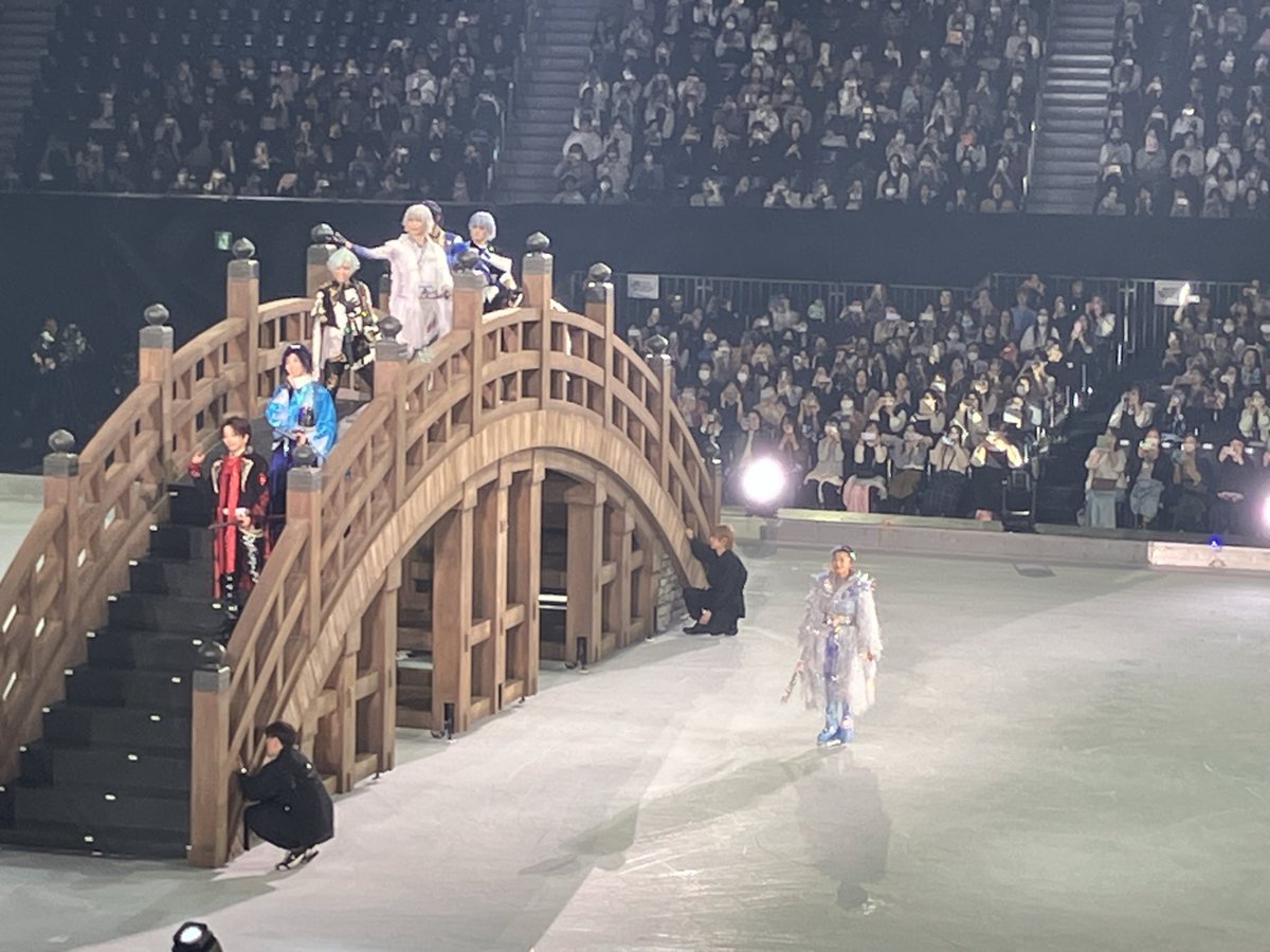 naasan_0's tweet photo. 刀ブレ観てきたよー。圧巻のパフォーマンスにワクワクしたり、シナリオに感極まって目頭が熱くなったり、とにかく色々すごかった（語彙力ZERO）。楽しかったのでまたの機会を期待！
あと写真下手&amp;スマホの画質の悪さにここまで悔しさを感じた日はない〜。
アフターで食べたパフェの写真も添えて。 https://t.co/JYIj9WHOJt