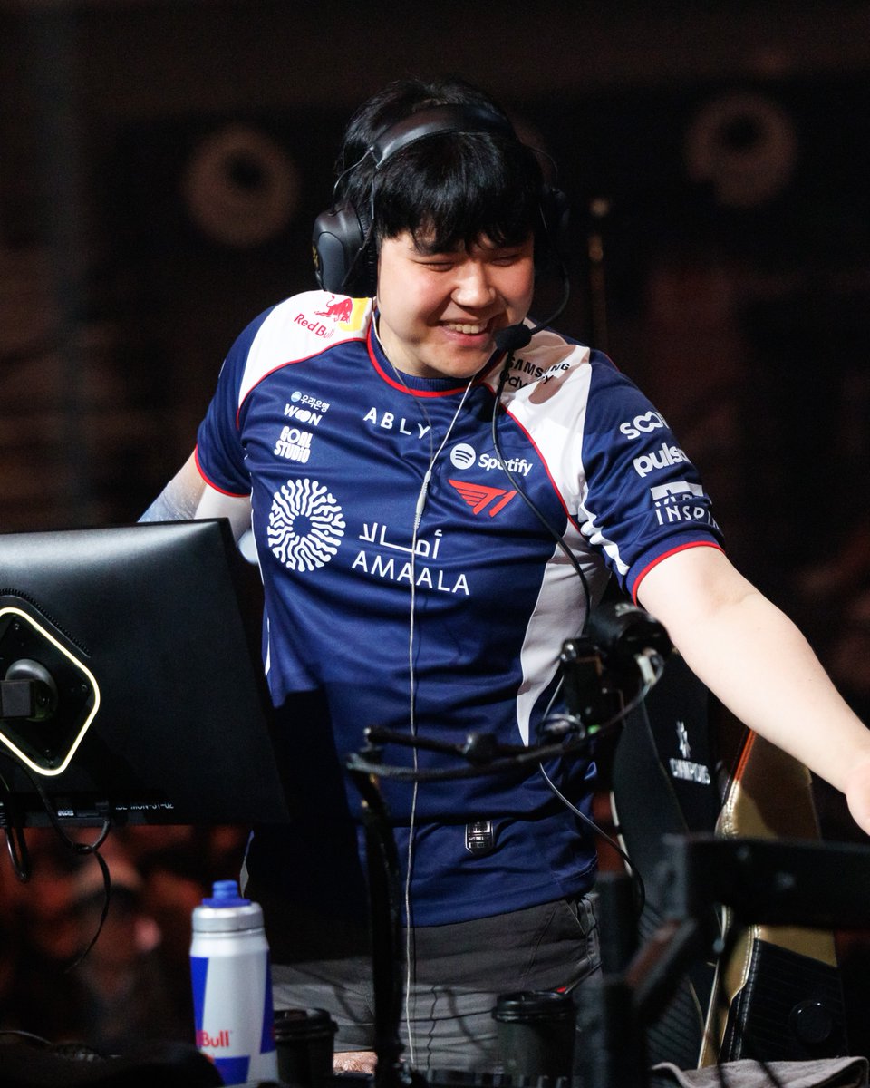vctpacific's tweet photo. iZu was FEELING IT on Sunset against FUT Esports! 🔥

26/13/6 | 288 ACS https://t.co/I5fSsRQUGd