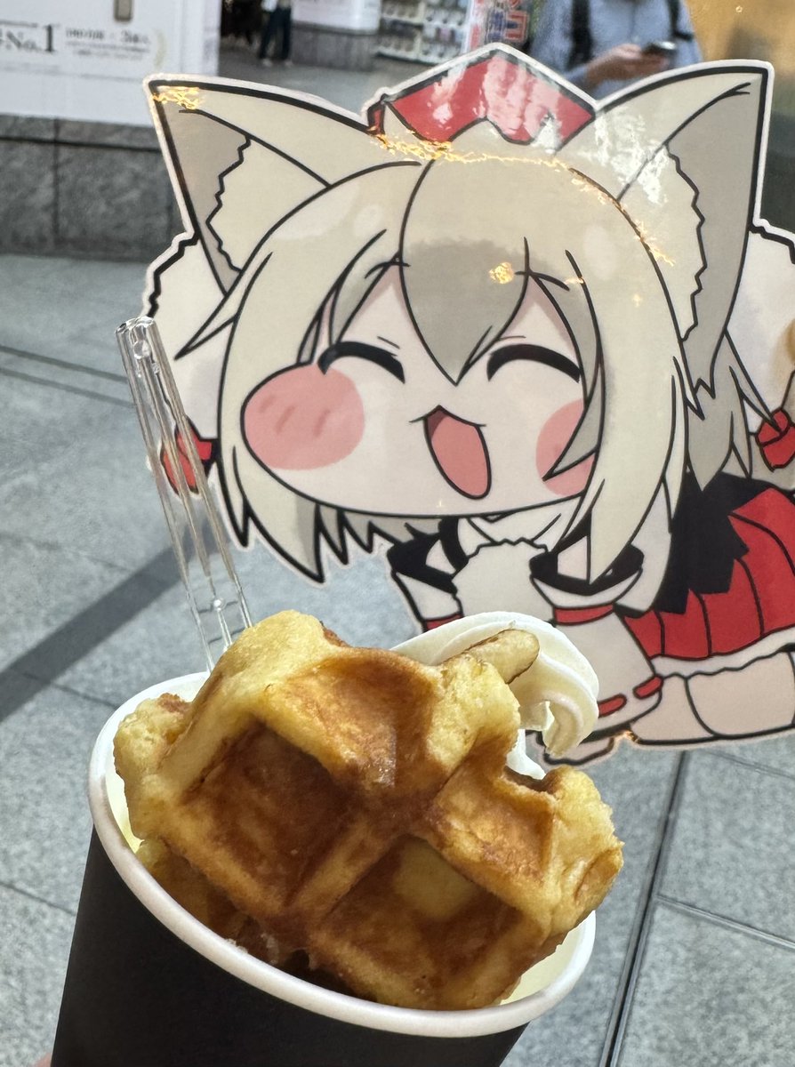 azukibugyou's tweet photo. ﾓﾐｼﾞ、ワッフルパフェだよ… https://t.co/KrROCjhv9d