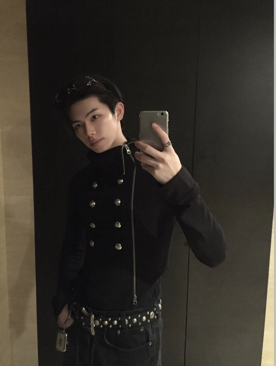 rikwolf_0329's tweet photo. バイトありえないぐらい忙しくて死んでたけどこれ見た瞬間ほんとに元気でた😭😭💙💙
生まれてきてくれてありがとう

#今江陸斗 https://t.co/wEulx3YyMn