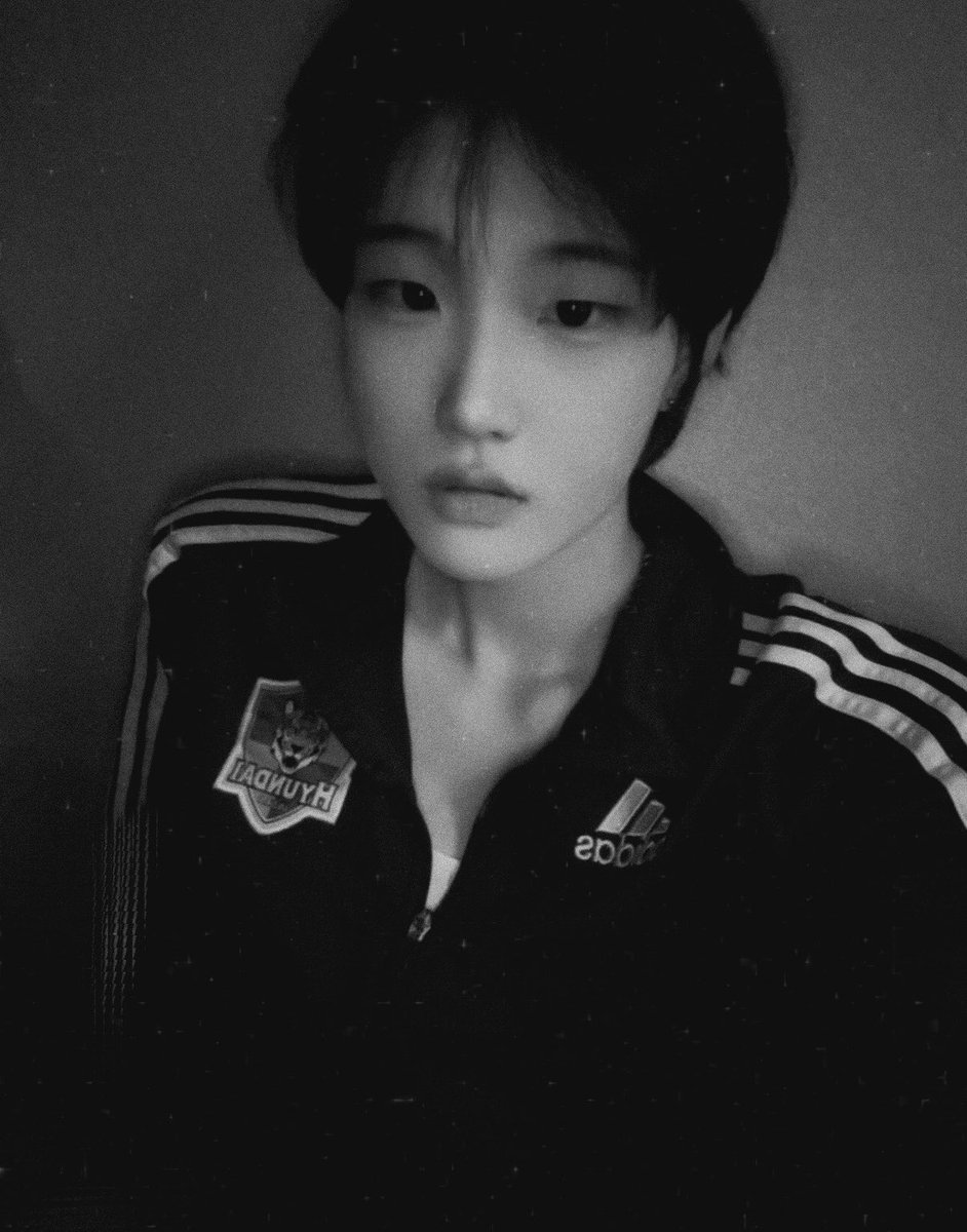 ruzovn's tweet photo. 네, https://t.co/OhTDHrQGS6