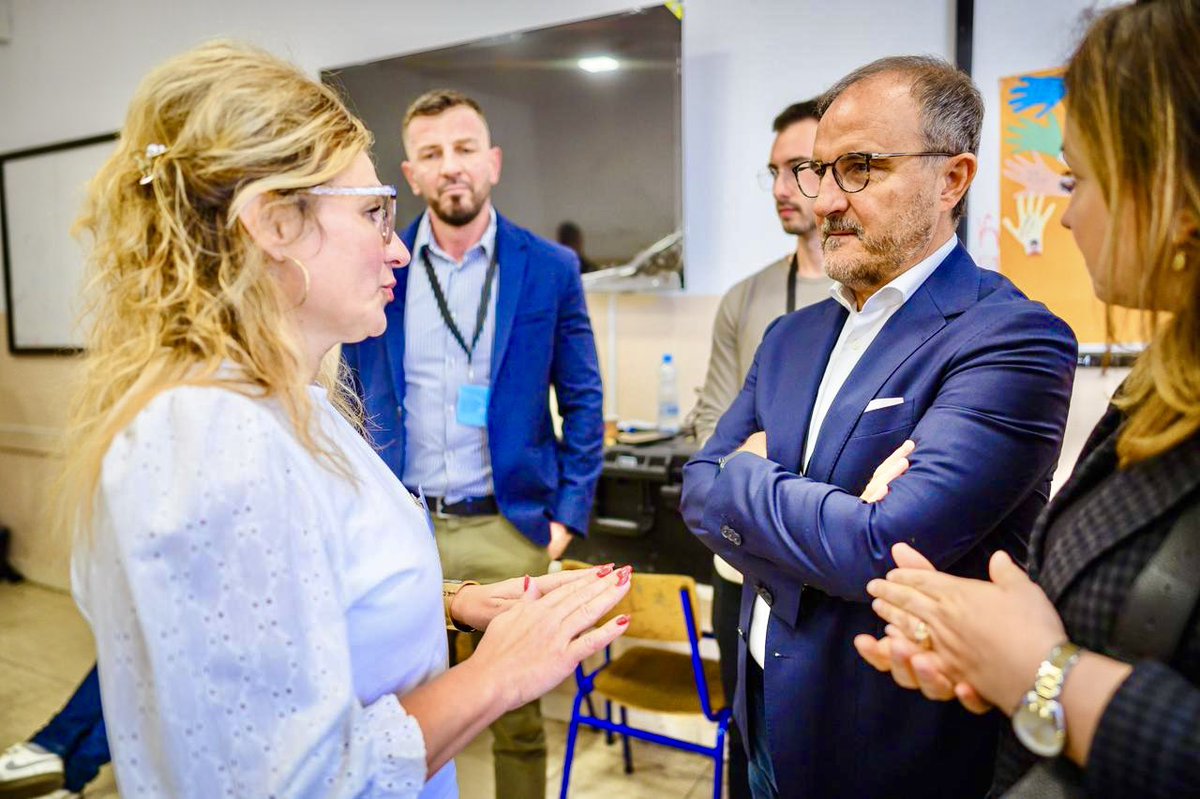 LSorecaEU's tweet photo. Citizen participation is at the heart of democracy! The real protagonists of today are the citizens of Bosnia and Herzegovina 🇧🇦. Polling stations are still open — use your right to vote and make your voice heard 🗳️! 

Today, I visited polling stations in Hrastovi (Kiseljak), Ilidža and Istočna Ilidža, as well as the Call Centre of @pod_lupom.

The important novelty of this year's elections is the introduction of new technologies to strengthen integrity - it is inspiring to see citizens of all ages showing curiosity and enthusiasm for the democratic process. 

A big thank you to everyone involved in organising the elections - the Central Election Commission @IZBORI_BA for their dedication and resilience; observers, @pod_lupom and other civil society organisations for their work to safeguard electoral integrity; and the media for ensuring transparency and accountability.

The European Union stands firmly with the people of BiH, their EU perspective and democracy. 

🇪🇺🤝🇧🇦