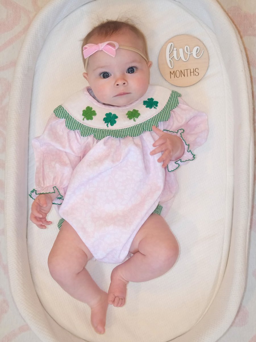 KellyHarpe65721's tweet photo. 5 months old! 🥹 Our little Sutton is growing up so quickly. She is such a happy baby who clearly wants to play with Ellie. She constantly watches her, wiggling and rolling while trying to move! 😂 She’s so sweet, always giggling and smiling, and happy... https://t.co/Xyj7d9MAx1