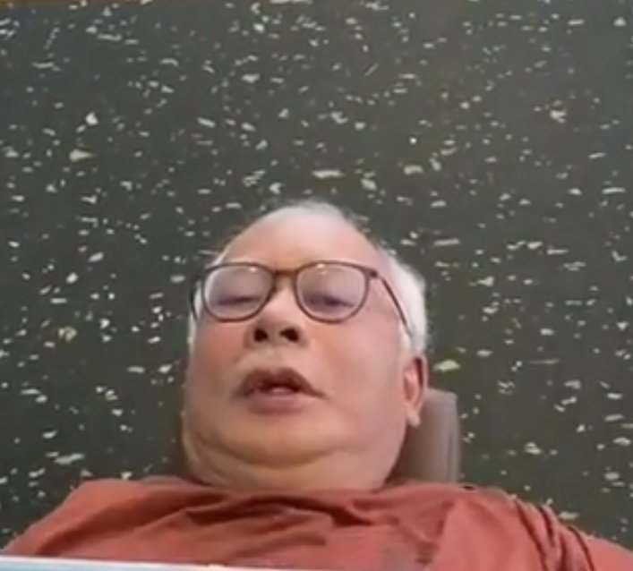 Hypochlori95406's tweet photo. @NeuAdam_ @BendiTheBagak Wahai melayu miskin kau derma dulu lah tabung najib. Rosmah pengen foya² 😂🤣 https://t.co/jlXfL5zUmY