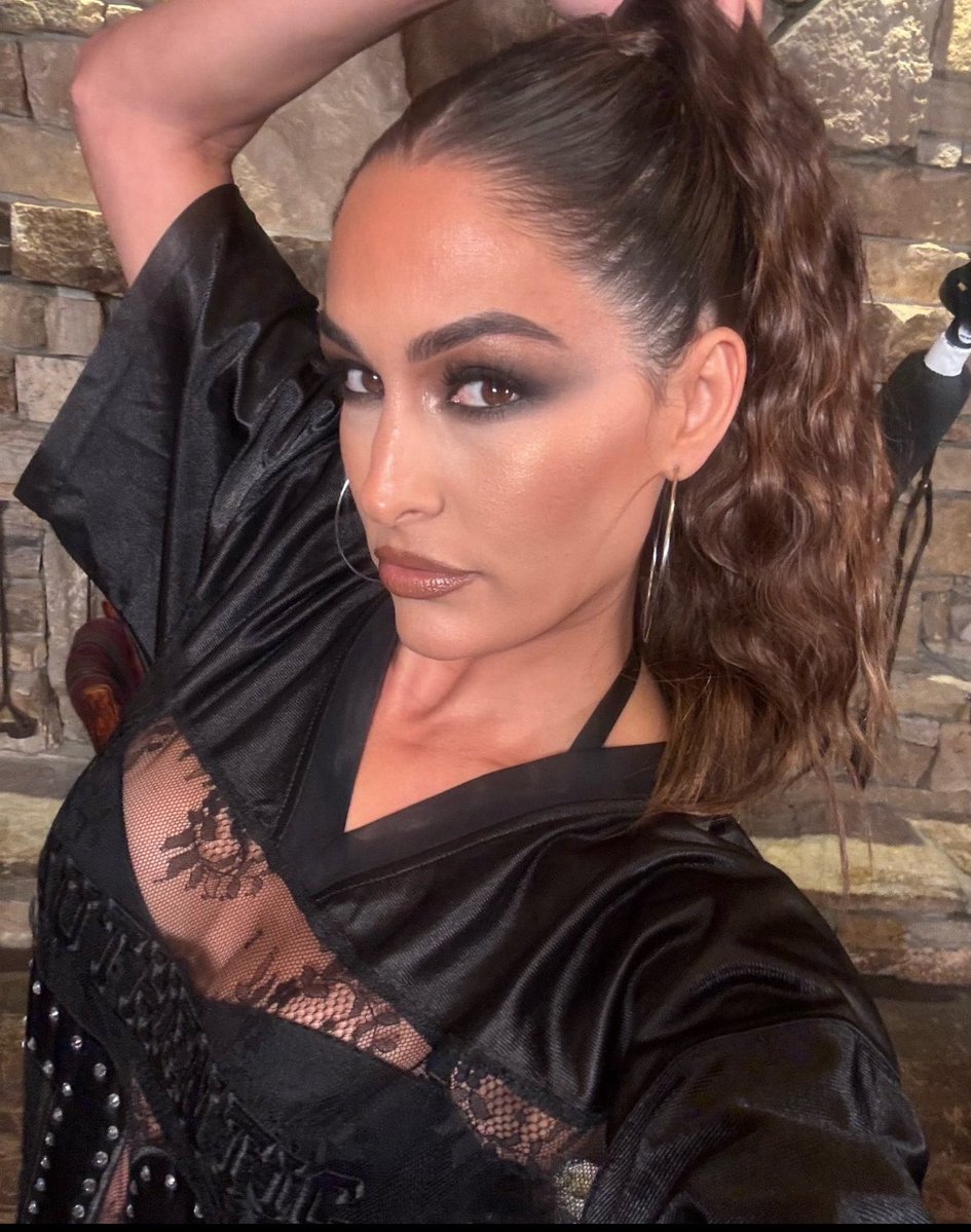 NikkiTheBimbo's tweet photo. I look good in the back and the front!❤️😊 https://t.co/JEJ6i52LsE