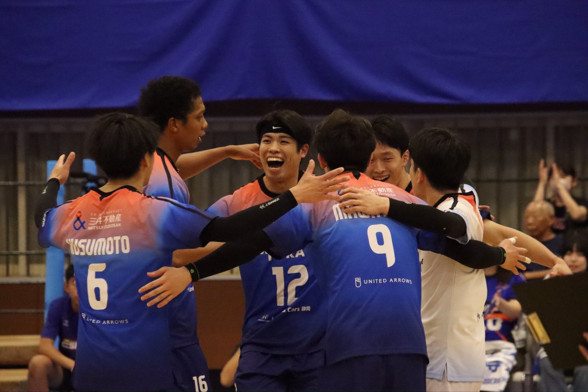 ta_825_'s tweet photo. 0️⃣1️⃣組が揃ってコートに立ってるの涙😭💖

#武田大周 選手
#山田大貴 選手
プレシーズンマッチ
2026.10.04 📍三島市民体育 https://t.co/QKS8tiCXLa