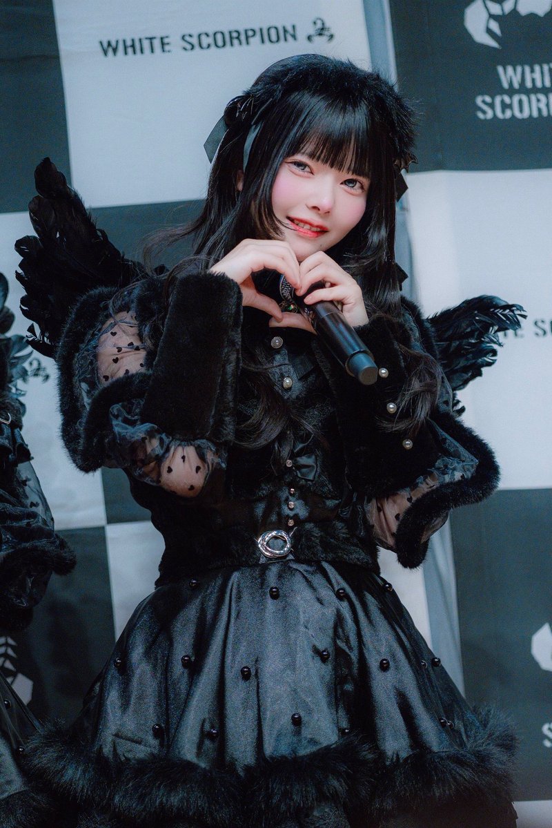 NATSU_whsp's tweet photo. 天使に見える？堕天使に見える？ #天使の日 https://t.co/aZl9nNF6C2