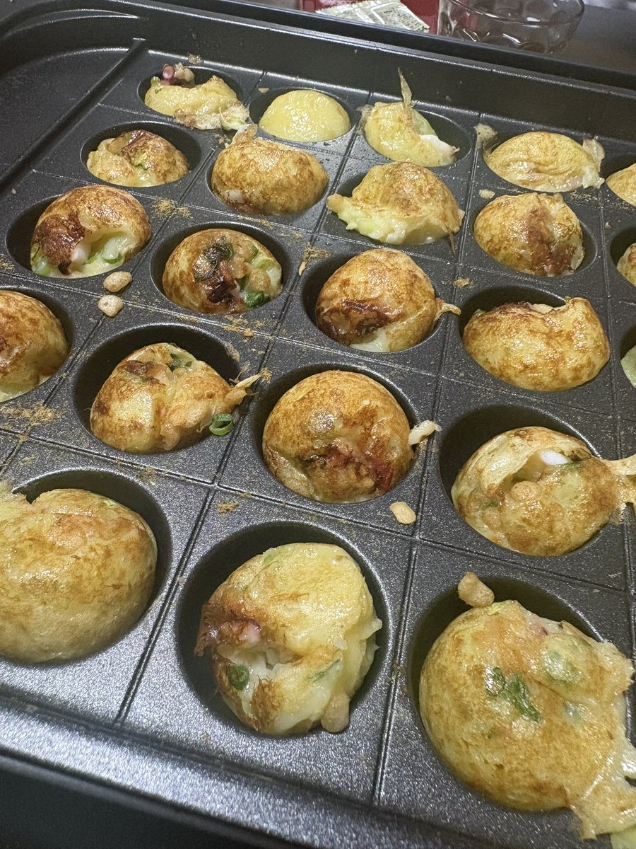 chikadondon1981's tweet photo. @takoyakitakoba さんの
たこ焼き粉で
お家でたこ焼き🐙

実は🐙が苦手で肉焼きだった丈二郎も
ついにたこ焼き🐙が食べられるようになりました😁
めちゃくちゃ美味しくて母もビックリ‼️
家でもこんな美味しいたこ焼きが食べられるなんて🩷🩷

通販してくださったたこばさん
ありがとうございます😊 https://t.co/e6J6QKqebS