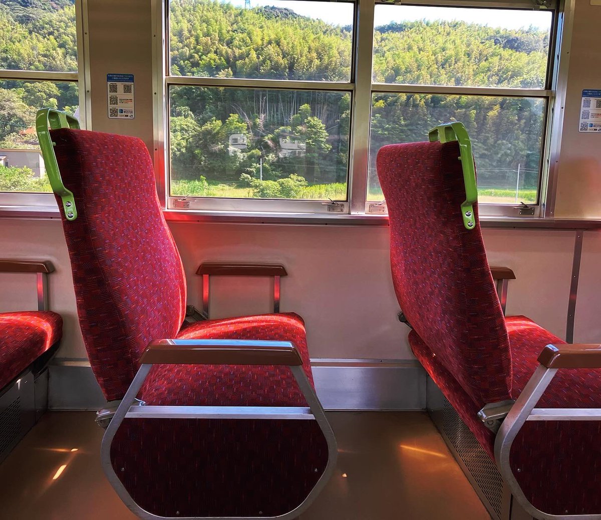 KPP_JL061's tweet photo. #山陽線 #山陽線の車窓晩秋編
>> #115系3000番台
・中国地区、国鉄車両の宝庫
∟ 車両更新が進む🤔
#ローカル線の旅
#kpp
#115系
#クロス転換シート
#キハ40系気動車 https://t.co/JfyOojSRwe