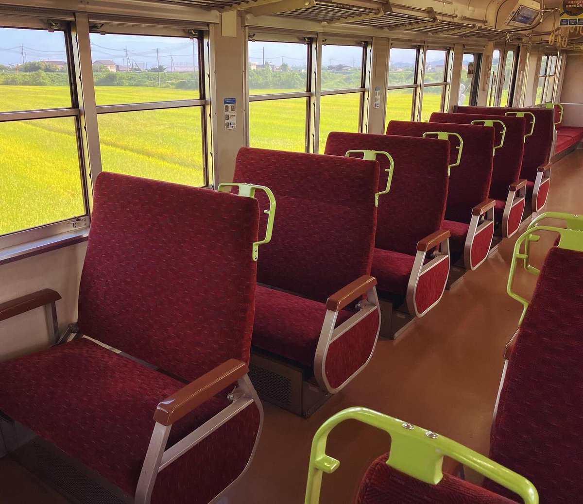 KPP_JL061's tweet photo. #山陽線 #山陽線の車窓晩秋編
>> #115系3000番台
・中国地区、国鉄車両の宝庫
∟ 車両更新が進む🤔
#ローカル線の旅
#kpp
#115系
#クロス転換シート
#キハ40系気動車 https://t.co/JfyOojSRwe