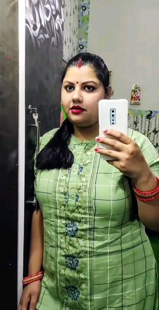 MayaShri0's tweet photo. “Bas tum aur main… baaki sab blur. 😘🔥” https://t.co/HAqJZPxmE8