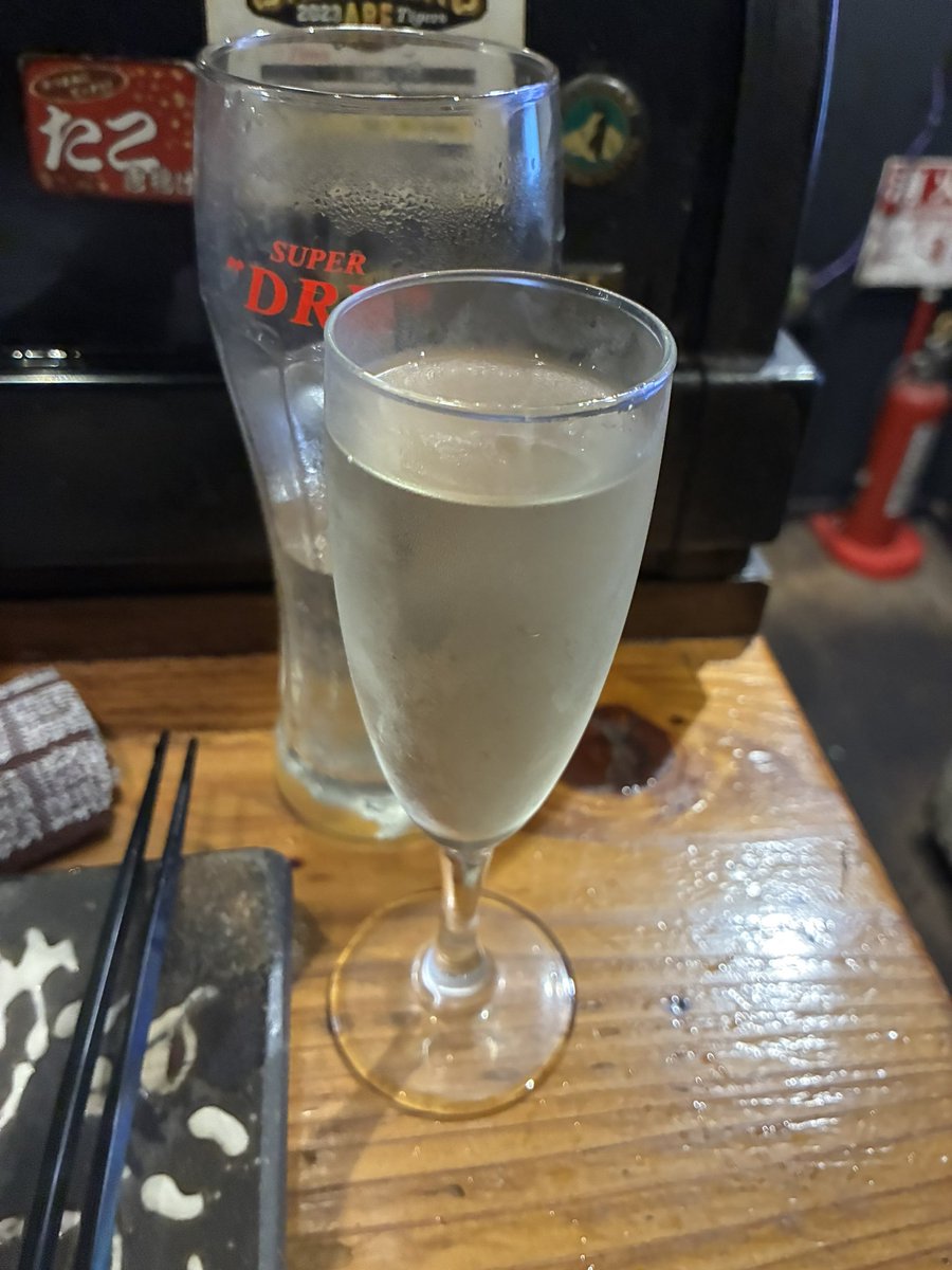 shiro340118's tweet photo. フェ後地元の友達と飲みで神 https://t.co/YrF61mYd16