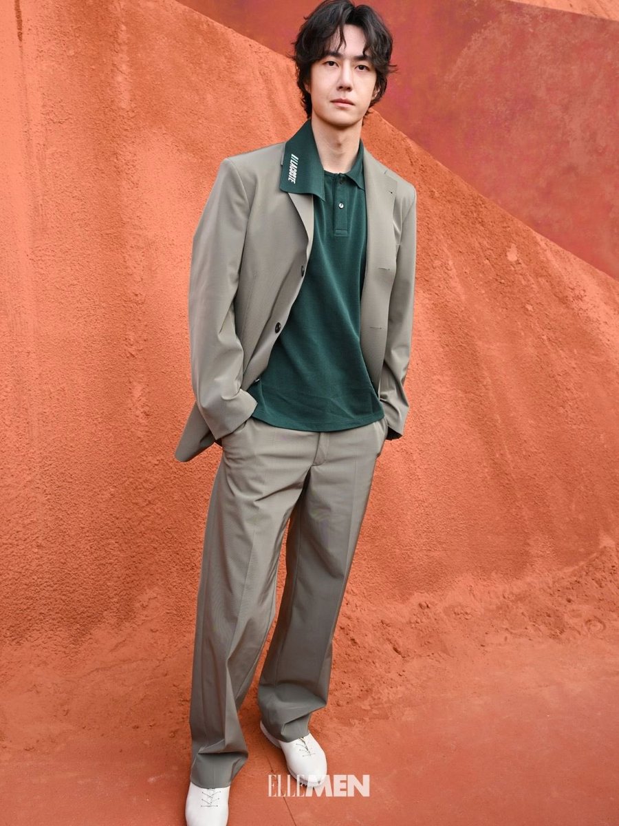 ElleMenThailand's tweet photo. หวังอี้ป๋อ Global Brand Ambassador ของ Lacoste ปรากฏตัวที่ Paris Fashion Week ในลุคจากคอลเล็กชั่น Lacoste Spring-Summer 2027 โดยเขาได้สวมใส่ลุคดังกล่าวก่อนที่คอลเล็กชั่นจะเผยโฉมบนรันเวย์อย่างเป็นทางการ
 #ElleMenThailand #LacosteSS27  #WangYibo  #WangYiboPFWxLacosteSS27 https://t.co/TrTn4OsX3v