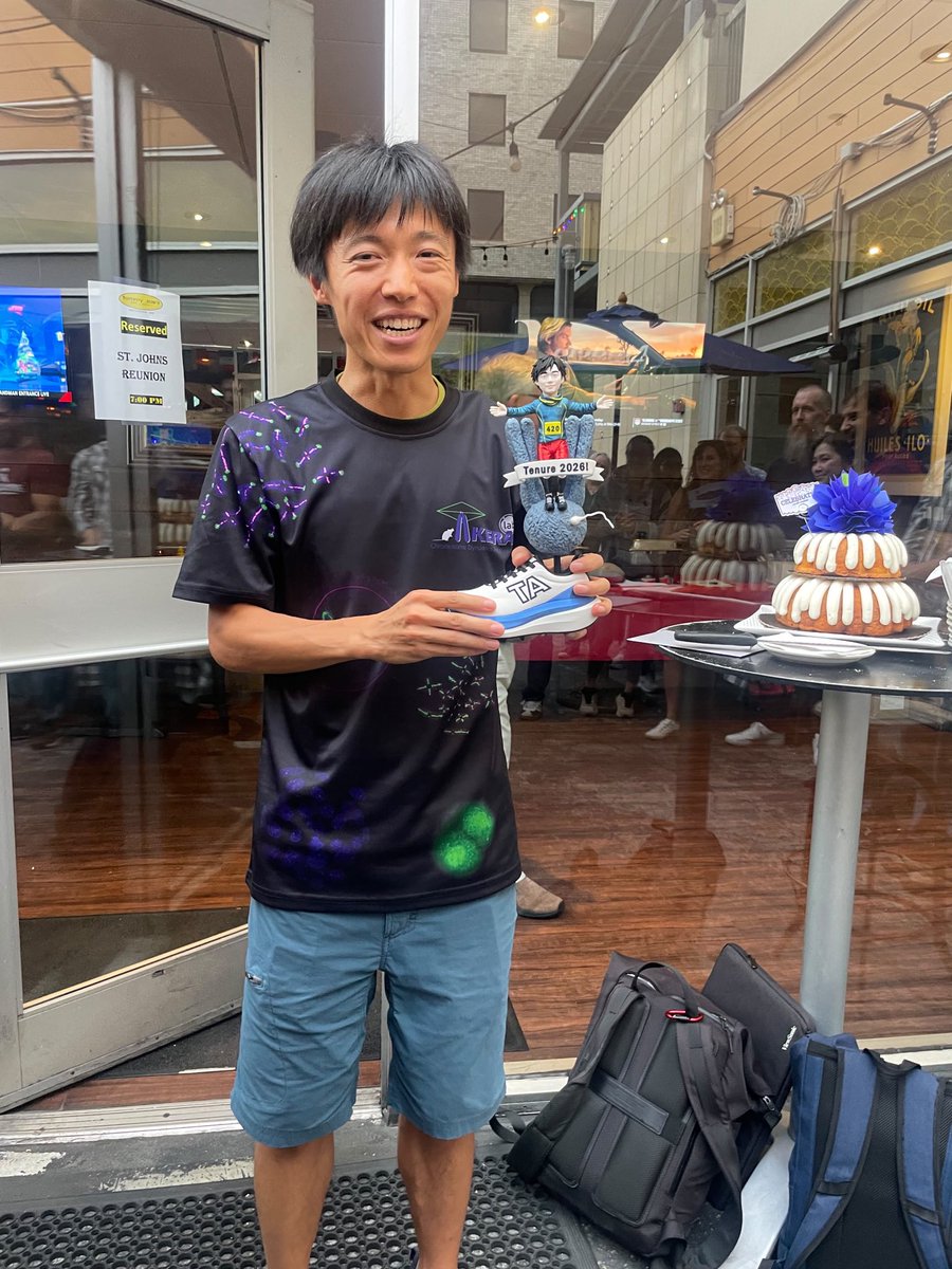 TakashiAkeraLab's tweet photo. I want to thank my entire lab for organizing an amazing tenure celebration party!🎊 We will continue pursuing crazy biology in chromosomes and reproduction 🧬 https://t.co/zmZgf7OwU3