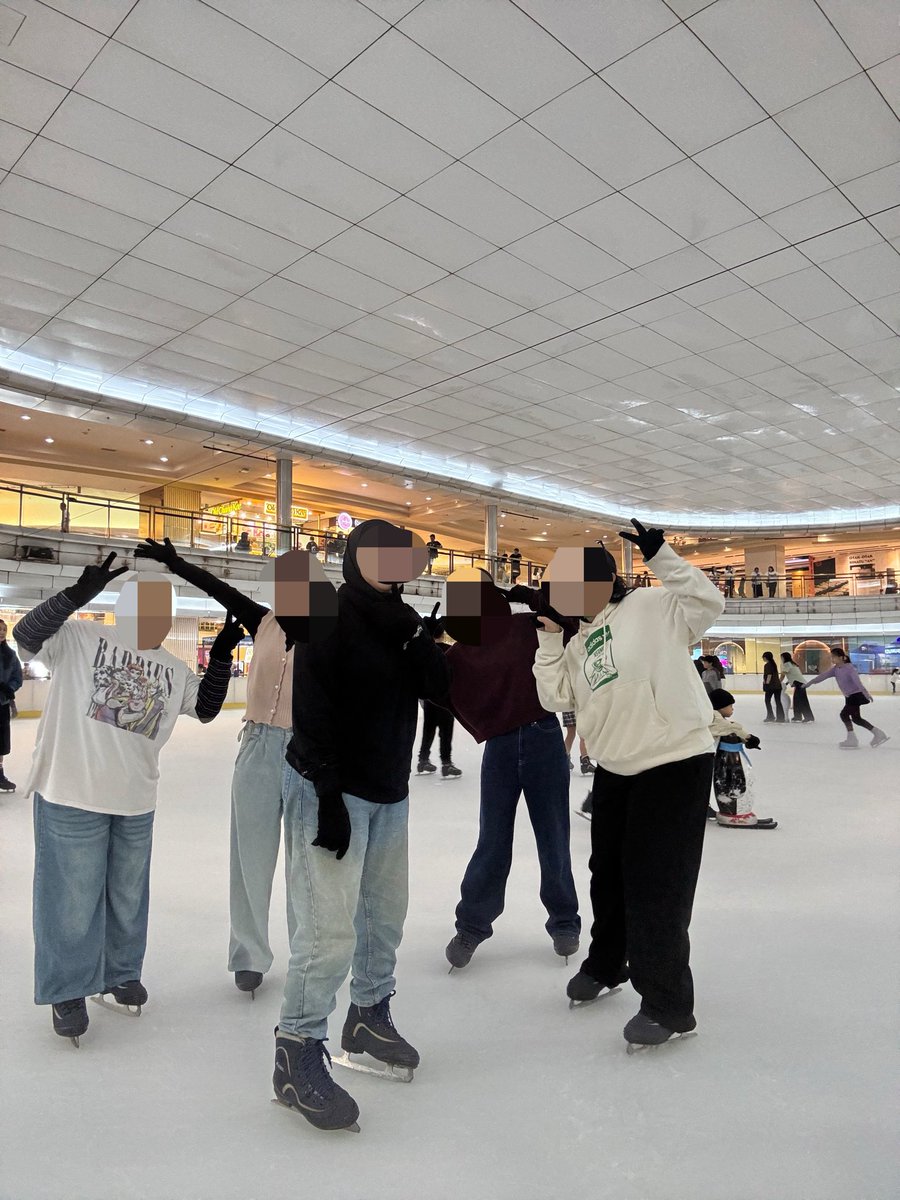 wwooupsdaddu's tweet photo. Kegiatan berfaedah hari ini!
Persiapan winter olympic❄️🤪

@eeele_ee @sekarangoptimis @moquci @swasniken https://t.co/2XLkeOVBmB