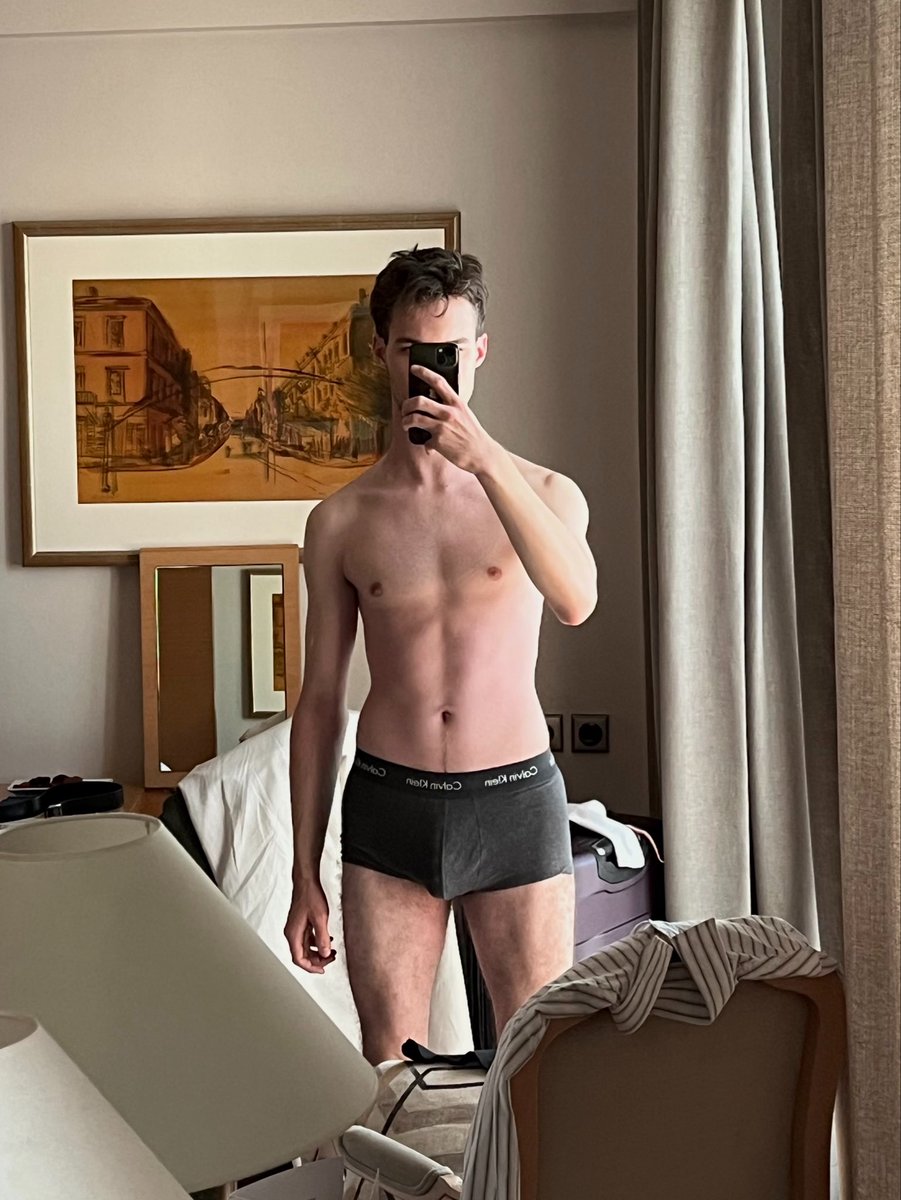 hunjxck's tweet photo. side or front? https://t.co/zmeJZIQujg