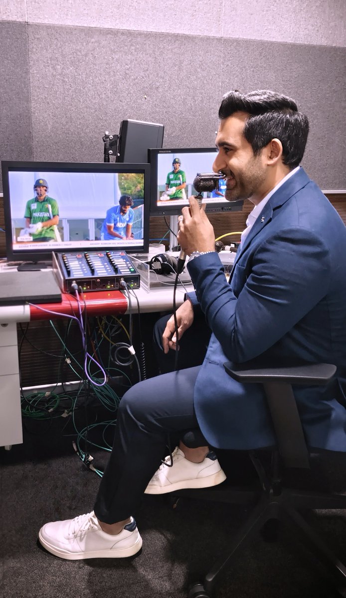 suhailchandhok's tweet photo. To every athlete that wore India on their chest, thank you for giving us a reason to stand a little taller, cheer a little louder, and feel so inspired together as a nation 🇮🇳 

And to everyone at home, thank you for letting us into your homes every day and sharing these games with us. It's been an honour and a privilege to bring you these incredible athlete stories from these #AsianGames 🎙🙏🏼

Let's keep our sporting dreams alive together. 

God, I love sport ✨️🫡