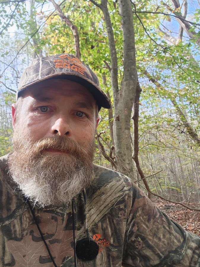 Ebu089's tweet photo. Hanging out in the woods. https://t.co/8naZeUMz3g