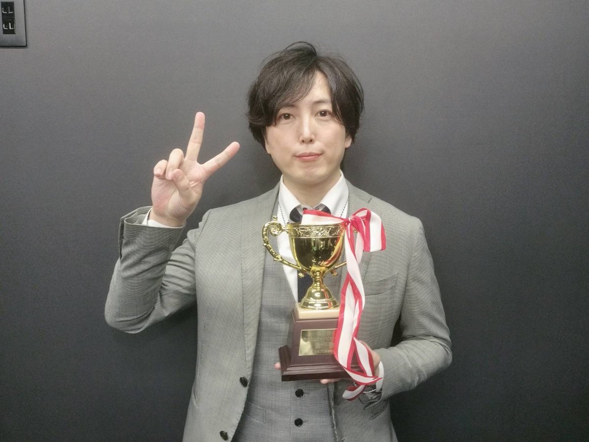 ClubNPM's tweet photo. 🍁#第21回オータムチャンピオンシップ 決勝戦🍁

5回戦終了しました。

栄えある優勝の栄冠に輝いたのは！

#茨城啓太　選手でした！！🏆

おめでとうございます！！

見事連覇達成！！
A1リーグも首位をひた走っている茨城選手の今後の活躍にご期待ください！

長時間の対局、選手の皆さんお疲れ様でした！
視聴者の皆様も長らくの応援とご視聴ありがとうございました！

#日本プロ麻雀協会