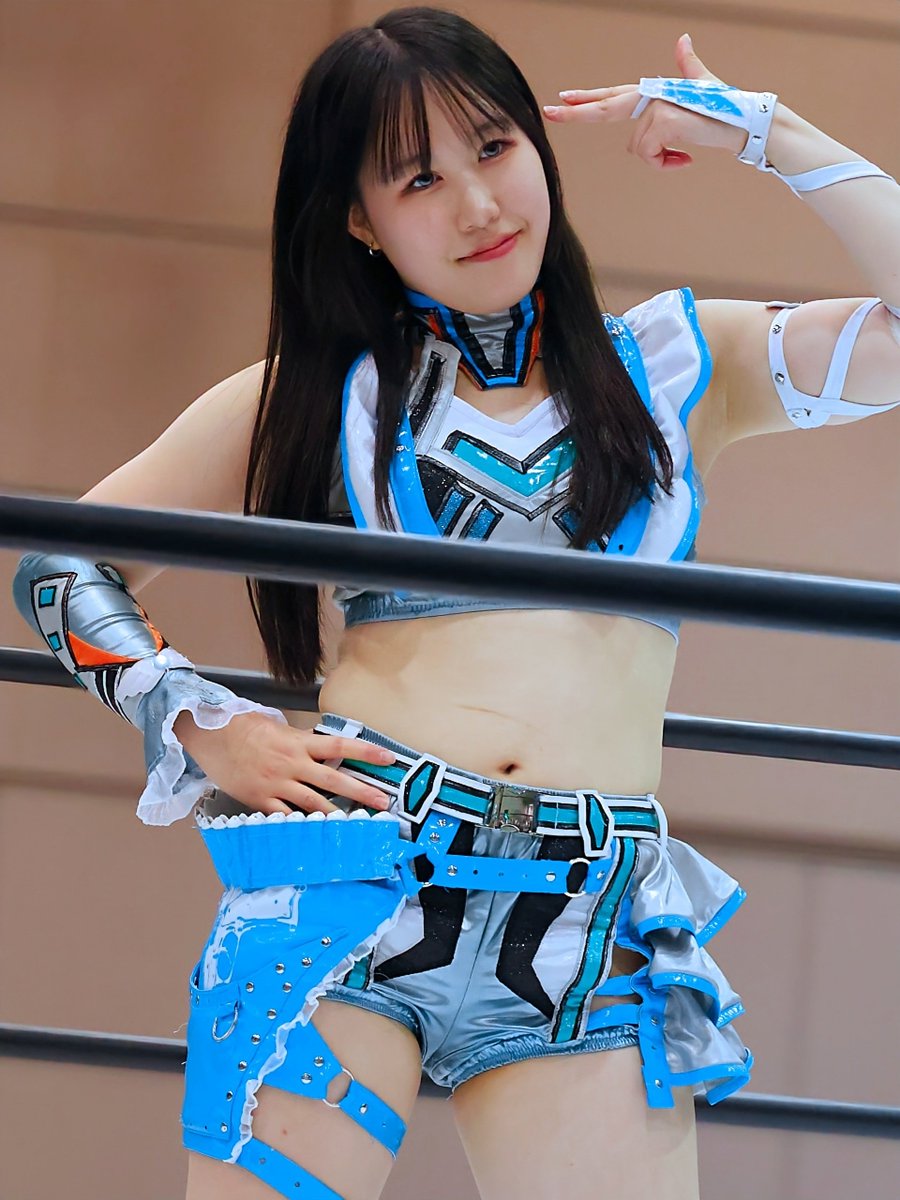 2B2eFreAFzNsaL0's tweet photo. 10.4  静岡·ツインメッセ静岡

fly  to  the  blue  Sky💙

#儛島エマ
#NEOGENESIS
#スマイルエマ
#STARDOM https://t.co/SoovBecnhG