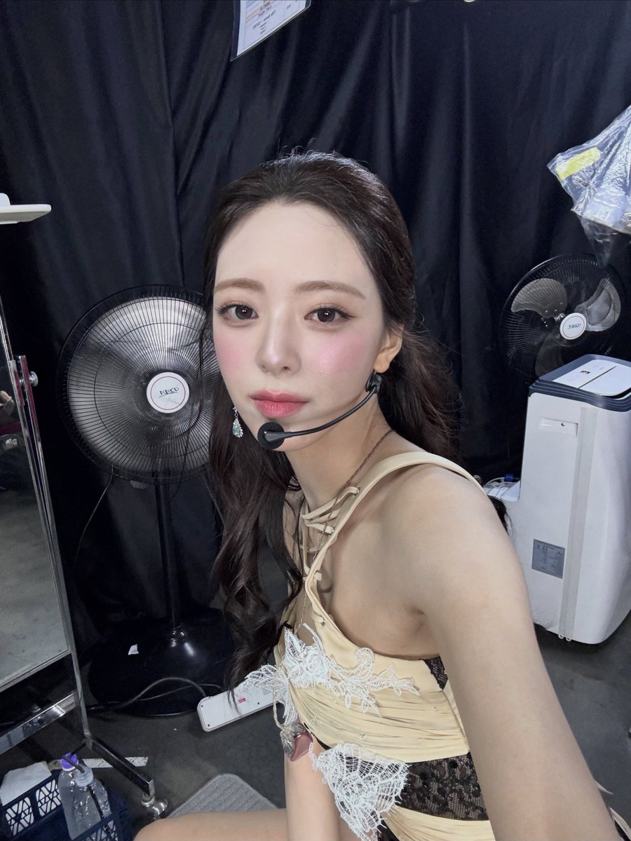uliohee's tweet photo. 와진짜예쁘다 https://t.co/XpyRcuh9HG