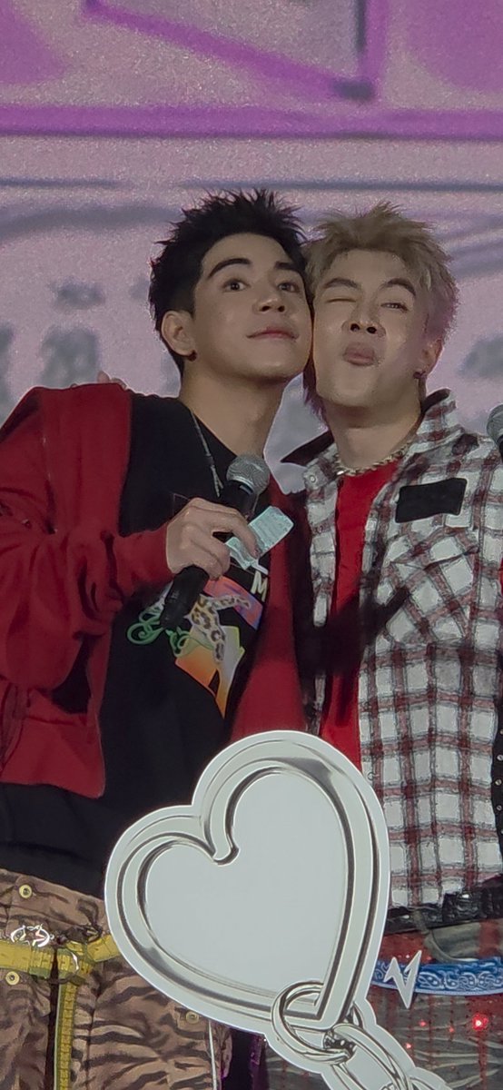 2709s78's tweet photo. ชอบมากอะไรแบบนี้!!!!

#PideNew #ไป๊ปนิว 
#PIDEmonthapoom #NEWCHAYAPAK
#GELBOYS2_ByeByeMyStans #GELBOYS2FinalEP #GELBOYS2_FanscreenStatus #GELBOYS2ตกอยู่ในสถานะติ่งแฟน https://t.co/dc6KcnQs4g
