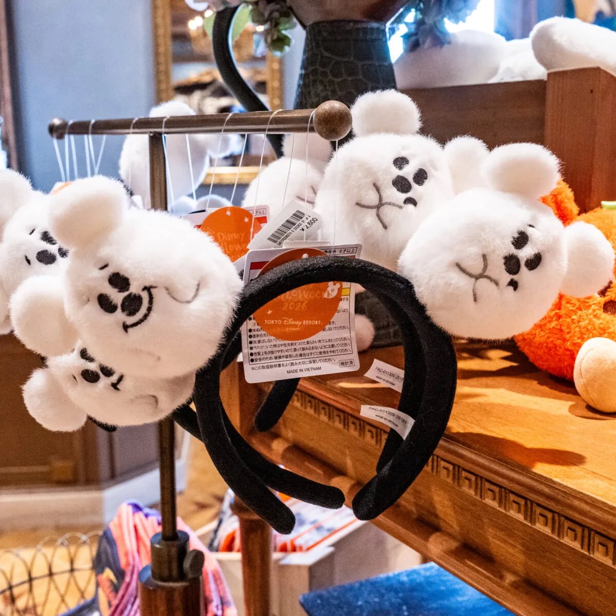 MezzoMikiD's tweet photo. 「こわがりおばけちゃん」と「かぼランタン」デザイン！
東京ディズニーリゾート“ディズニー・ハロウィーン2026”スペシャルグッズ販売中☆
https://t.co/BB3dSkcmVv https://t.co/4p2UKVFz2v
