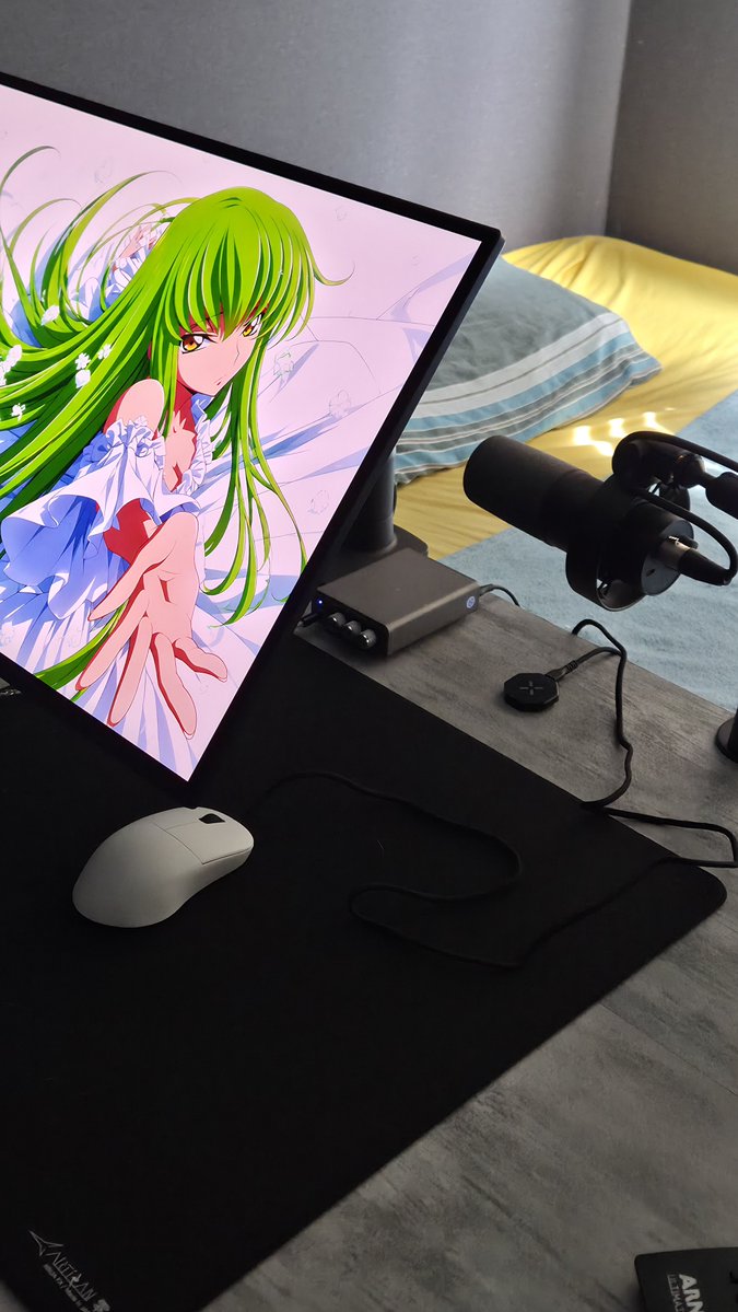 gabriellrior's tweet photo. Natural light #desksetup https://t.co/RxVaX9qAdm