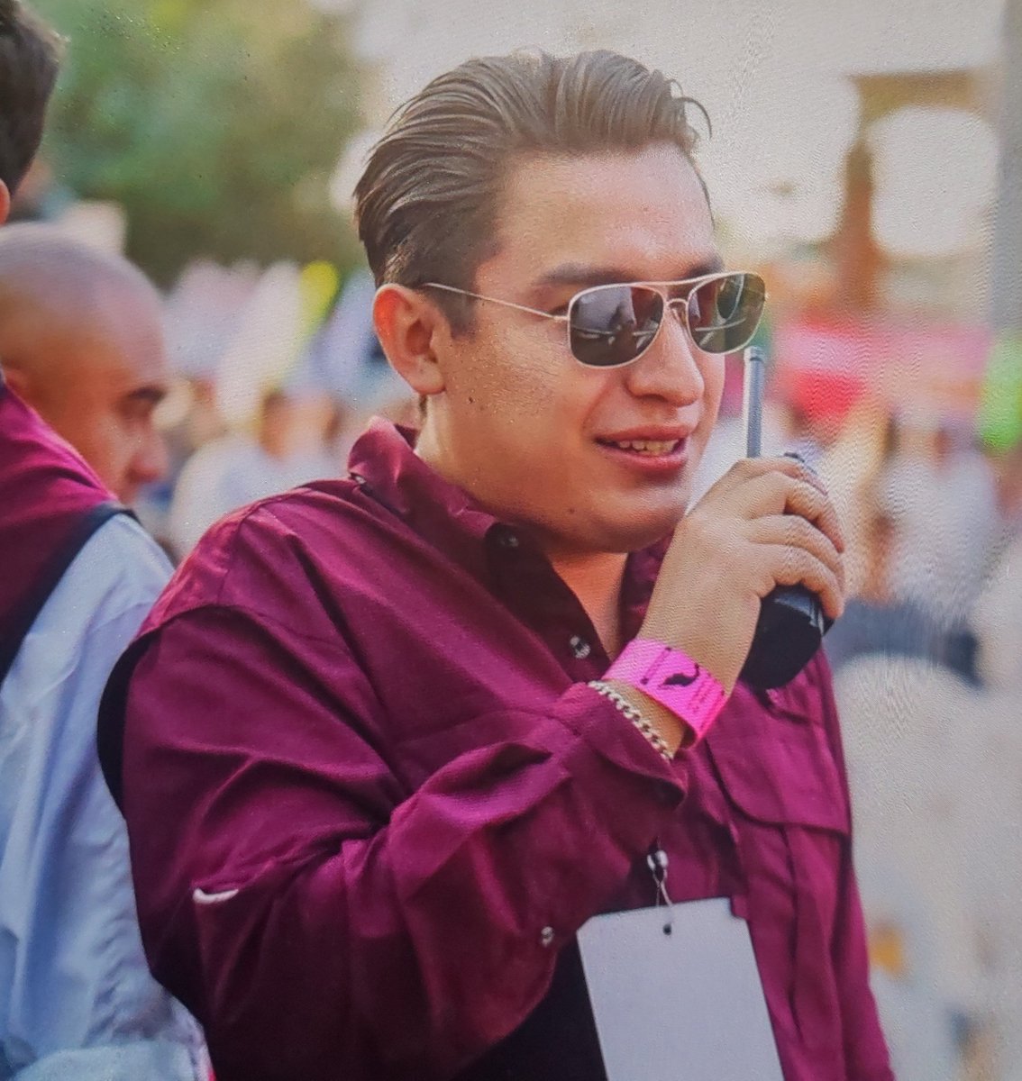 Replica_Tweets's tweet photo. Pleito entre gente de @PartidoMorenaMx Oaxaca

El funcionario de @NinoMoralesT en la @Admon_GobOax @HabacuqSumano como jefe de mafia en carros machuchones; amenaza a Héctor Villanueva, ex candidato a agente mpal de #ixcotel

Cuál viles pandilleros la militancia de @Claudiashein https://t.co/kDDKw24seI