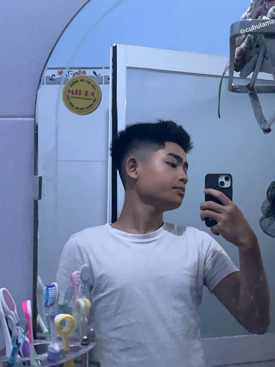 cubulama's tweet photo. cần một ai đó... https://t.co/f9BoLZP6sS
