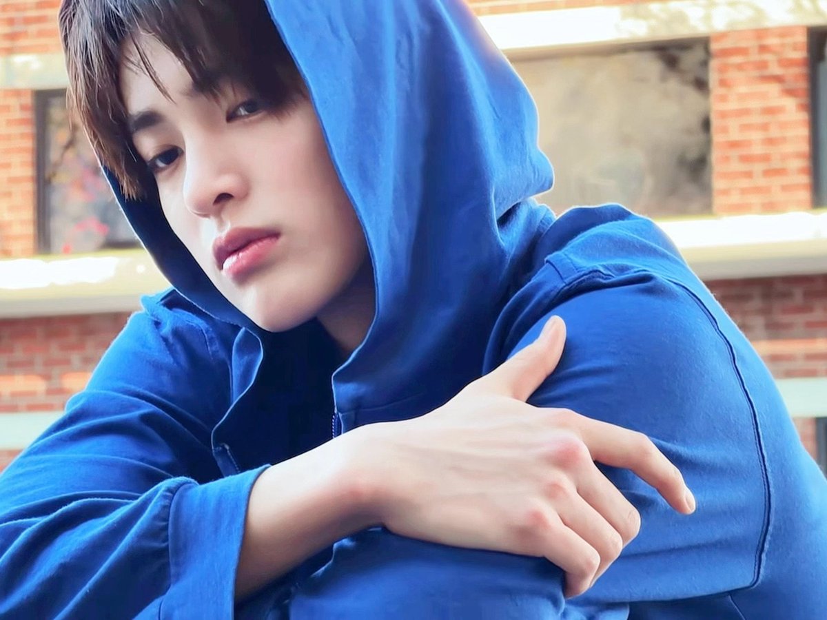 sherryt96u's tweet photo. Unmatched luxury charm radiates when we talk about the stunning Keonho x Chanel styling
 
#KEONHO #건호 #ゴンホ #ACEKEONMAKNAE https://t.co/w1oAnC6sYO