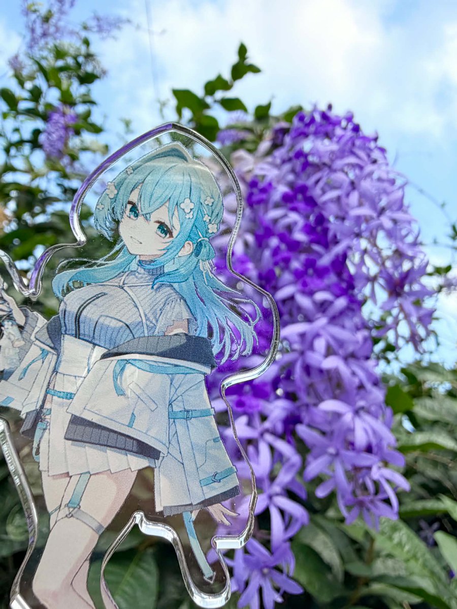 j810618y's tweet photo. 久しぶりに写真を撮りに行ったら、Figaroさんに似合う青系の花を見つけたのでパシャリ📸
今年も残り3ヶ月！来年は日本のネモフィラ畑を見に行きたいです。
Figaroさんの一番好きな花は何ですか💐

#ふぃがろ #Figallery https://t.co/y8R7UEkumL