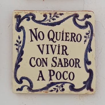 HistoryMattersX's tweet photo. ❤️ "No quiero vivir con sabor a poco".
Wat evenveel betekent als : "Ik wil geen leven leiden dat onbevredigend aanvoelt."
#Español #Spaans
https://t.co/U4NcbX70ki