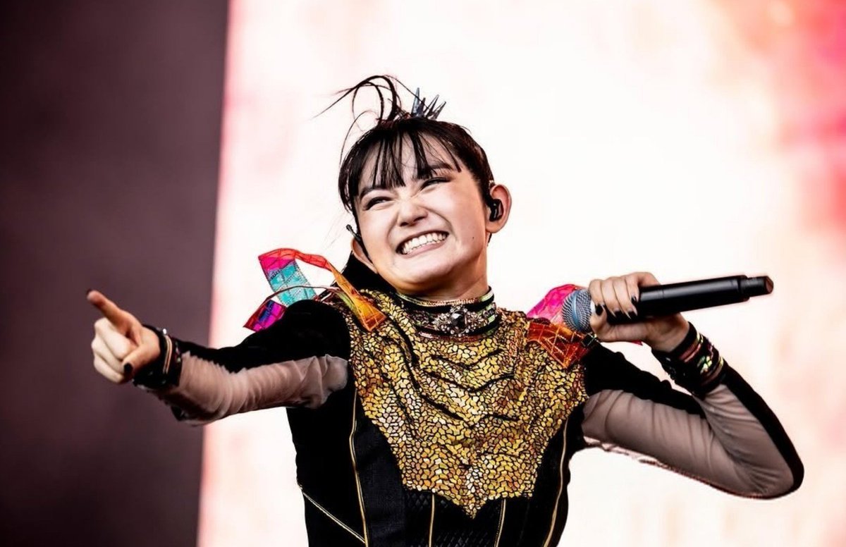 QyaUv5KeIYS56L6's tweet photo. おやすみ世界🤘
#金木犀の香りに包まれながら夜の散歩
#秋だねぇ
#BABYMETAL
#大切なあなたへ ໒꒱❄️ https://t.co/MsKxRPql9Q