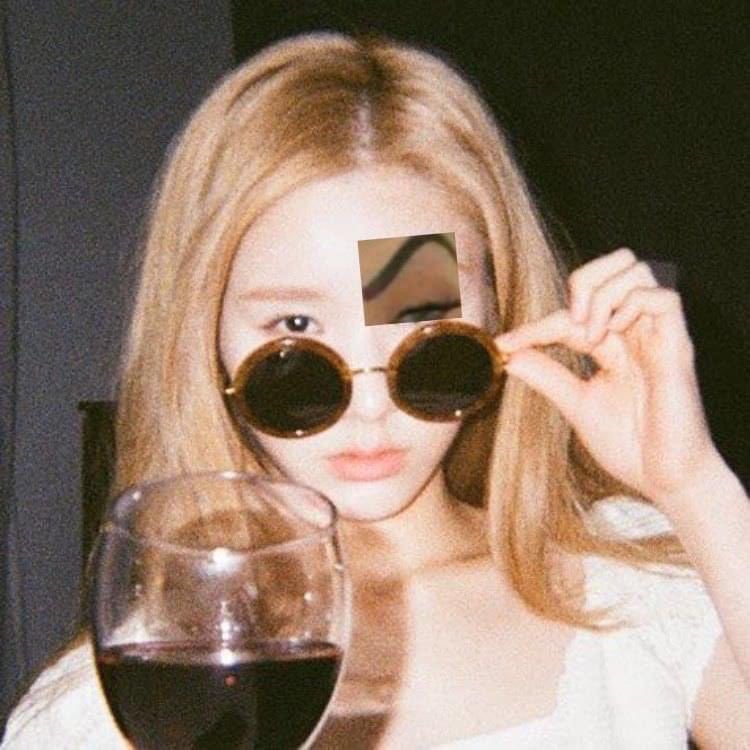LOTTlEcase's tweet photo. @THECASE00 salam kenal, calon Agents! namaku Lottie Faye yg ada di balik emoji 🔫 ga sabar bgt bgt mau seru-seruan bareng kalian 10++ hari ke depan. semoga bisa ketemu ya! https://t.co/oSFVy8kjNV