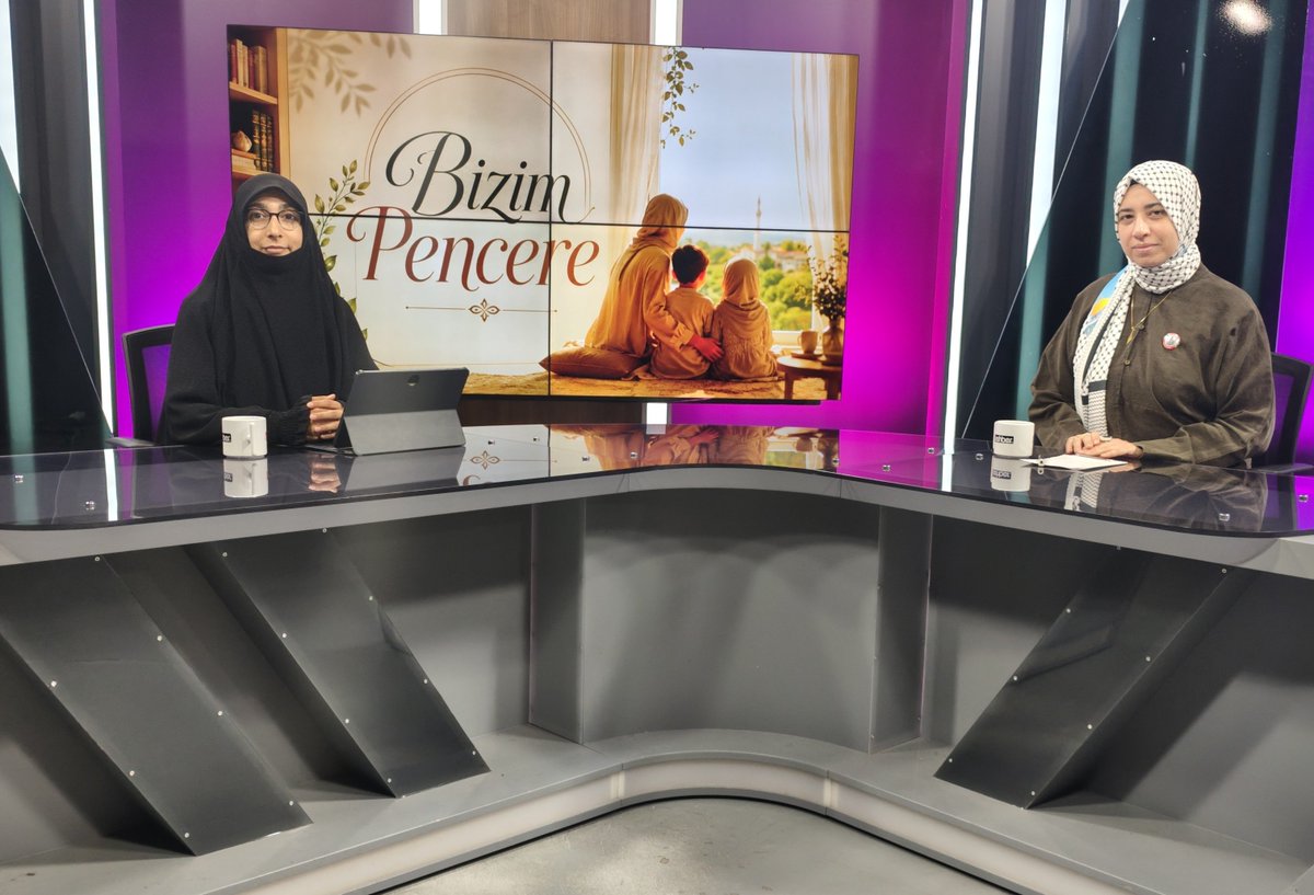 Hanimlar_rhberi's tweet photo. Pazartesi saat 11:00'da kıymetli konuğum Aktivist Zeynep Yurttaş hanımefendi ile sizlerle birlikte olacağız, istifade edilmesi dileğiyl🌸
@RehberOnline 
#MescidiAksa #Ekim #Direniş 
@zeynep_yurttas https://t.co/t2Tznthobd