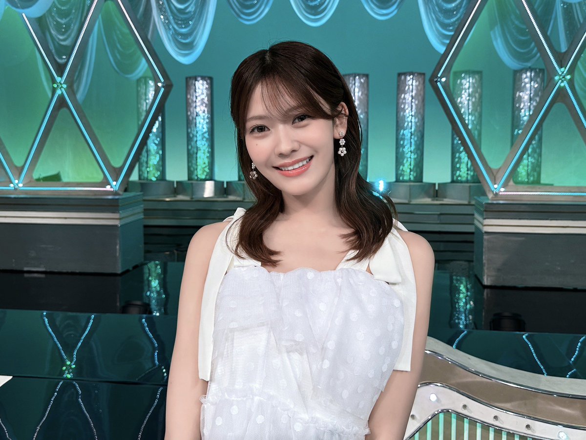 nogizaka46's tweet photo. 明日10月5日(月)4:15〜、
NHK総合「はやウタ」に #奥田いろは が
ミュージカル『秘密の花園』の皆さまと一緒に出演します💐

皆さまぜひ、ご覧くださいませ🪽

@musical_secretg 
#ミュージカル秘密の花園
#乃木坂46 https://t.co/jcrV5KcZsk