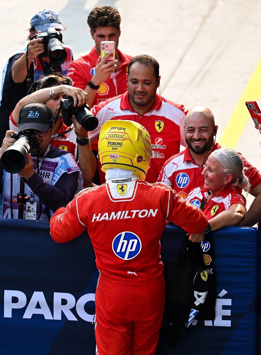 Angelacullen0's tweet photo. A win 🏆 for one it’s a win for all 📍 🇧🇭 
#BahrainGP 
#f1 https://t.co/b41I3Q0wgP