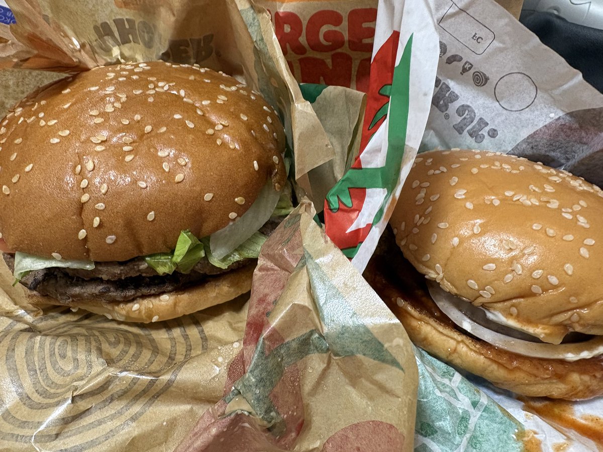 NumTheKagtus's tweet photo. 遅めの夕食、バーガーキング(๑´ڡ`๑)

#チーム飯テロ https://t.co/pC0okw8L11