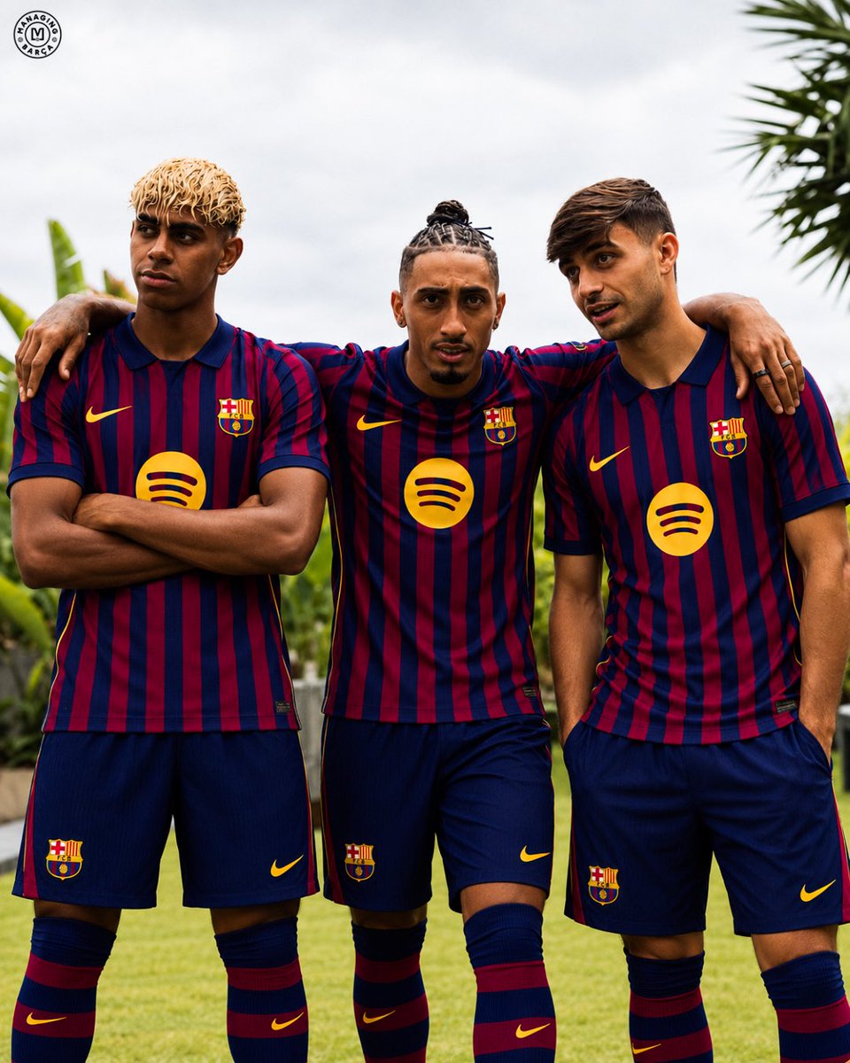 ManagingBarca's tweet photo. 🚨🚨🌕| 𝐁𝐑𝐄𝐀𝐊𝐈𝐍𝐆: FC Barcelona’s home kit for the 2027/2028 season! 

Rate it from 1-10? 🤔💙❤️

[@memorabilia1899 / @Footy_Headlines] https://t.co/iME42zK12j