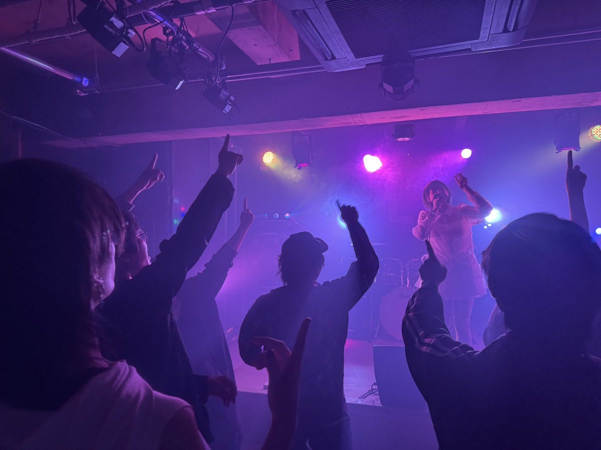 ABS_info_'s tweet photo. <ABS NewAge vol.8>

本日のトリはこの方！

ABSレギュラー陣から
上﨑彩紬輝さん‼️

この方もテレビやバンドのサブボーカルと活躍中✨
ラジオ岸和田笑顔のロックサンデーでパーソナリティーも勤めてます！

最後まで大盛り上がりです‼️

 #ABS https://t.co/jUmA2ms1Tk