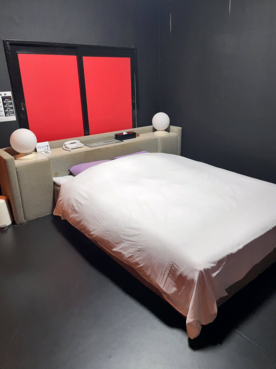 Makira_2's tweet photo. 今年5月のラブホデート
DRIVE AND BEDへ…24回目かな
戸建タイプでコスパかなり良し、8番を利用、3時間ゆっくりまったり過ごし当時は3500円エアシューター払い（最近行ったら…廃業してる？）
行く前にランチは時津の焼肉キングで腹ごしらえ、食い過ぎた https://t.co/iXPs8znyCG