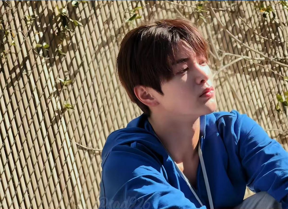 Keosyerserrr's tweet photo. Keonho, the 5th gen it boy, the moment everyone has been waiting for

#KEONHO #건호 #ゴンホ #ACEKEONMAKNAE https://t.co/LBTDqtiBkX