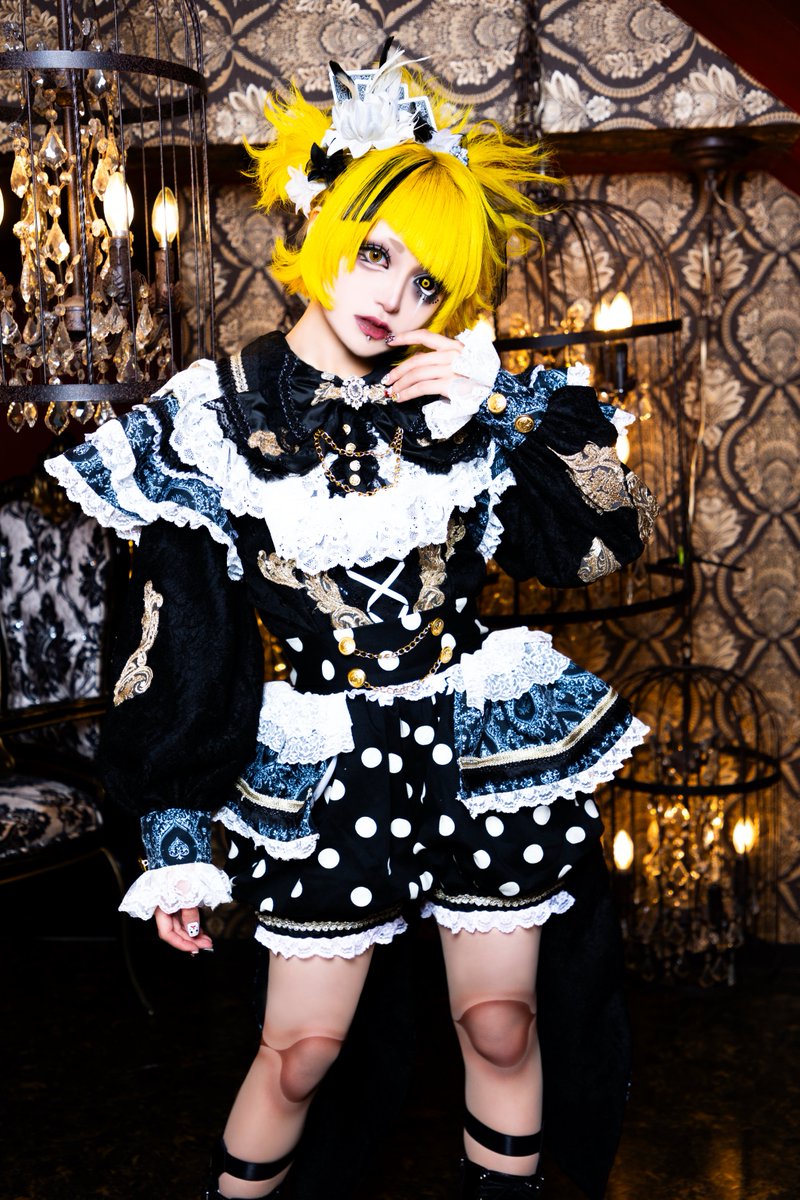 M_i_M_info's tweet photo. 【🥀𝓝𝓮𝔀 𝓿𝓲𝓼𝓾𝓪𝓵🃏】

♰─────*༺♱༻*─────♰

☥Frill (@Frill_M_i_M )

☥Color：White

「一緒に足掻こウ」

♰─────*༺♱༻*─────♰

2026年10月13日(火) IKEBUKURO harevutai
1.5th Anniversary Oneman Live 
『Endless endroll』

🎫チケット好評販売中
https://t.co/ifPDoR6kF0

#メイメイ
#メイメイ池袋1013