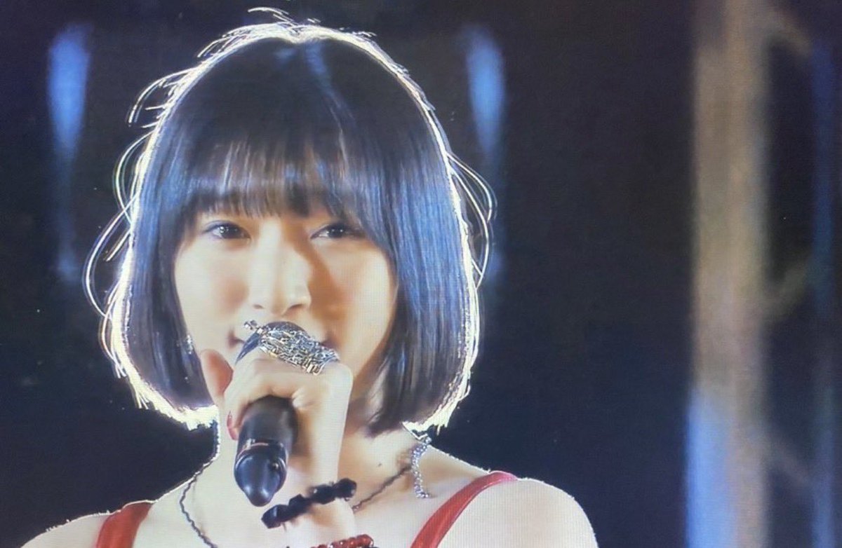 Mobekimasu365's tweet photo. 発光してる華望ちゃんみてこれが頭よぎった https://t.co/X95SKTPVpu