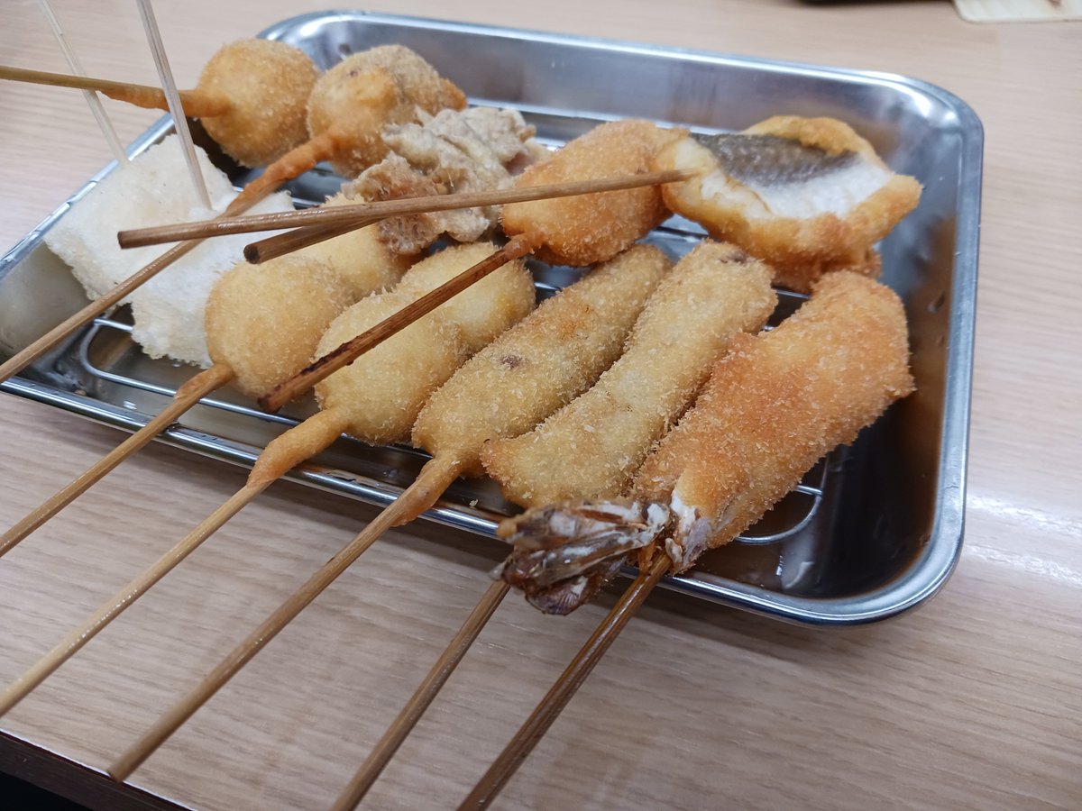 4491coak's tweet photo. 今日の夕飯は｢串かつだるま｣さんの串かつとどて焼き🍖どて焼き今度家で作ってみようかな😋　#飯テロ　#大阪 https://t.co/mtbv8WLRpc