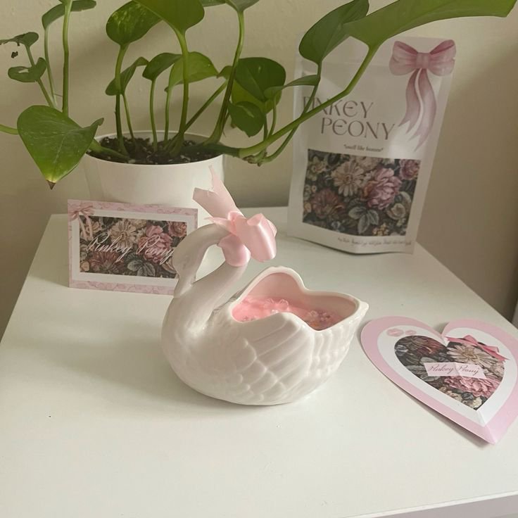 girlwhoblooms's tweet photo. the swan https://t.co/qoVplsgHeG